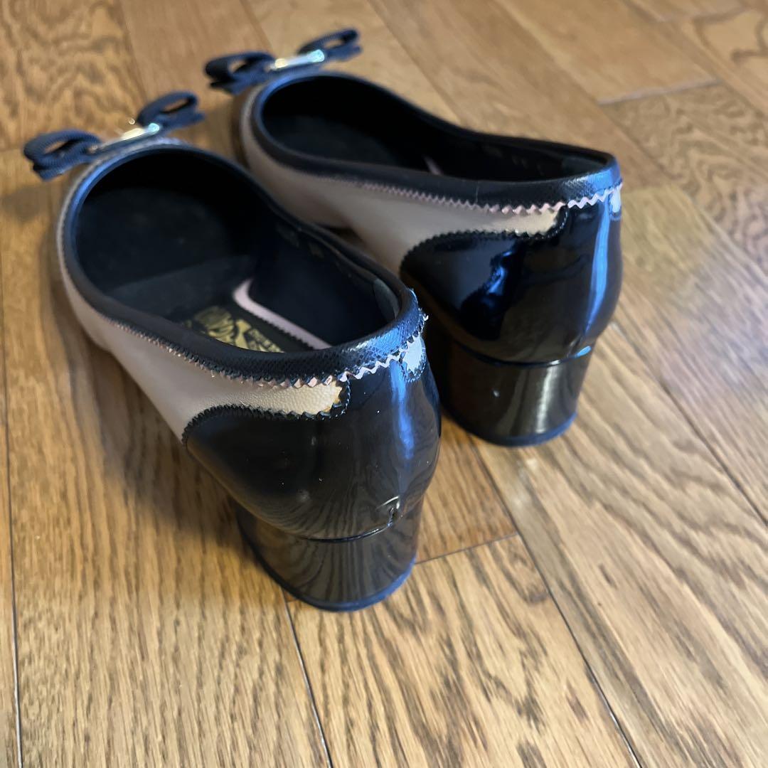 Ferragamo ベージュ シューズ
