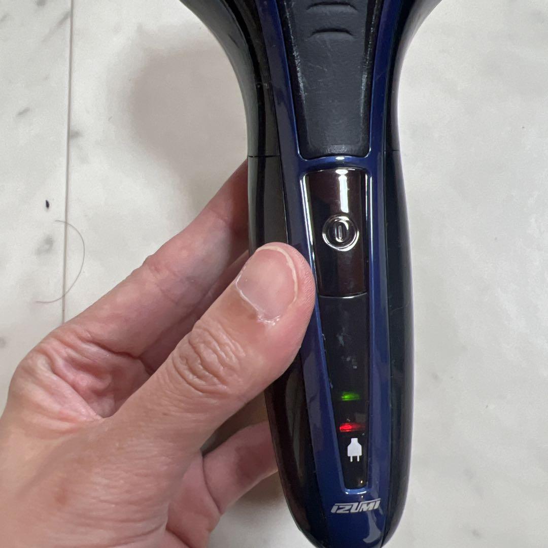●2-11●ひげ剃り電気シェイバーIZF-V559 本体のみ