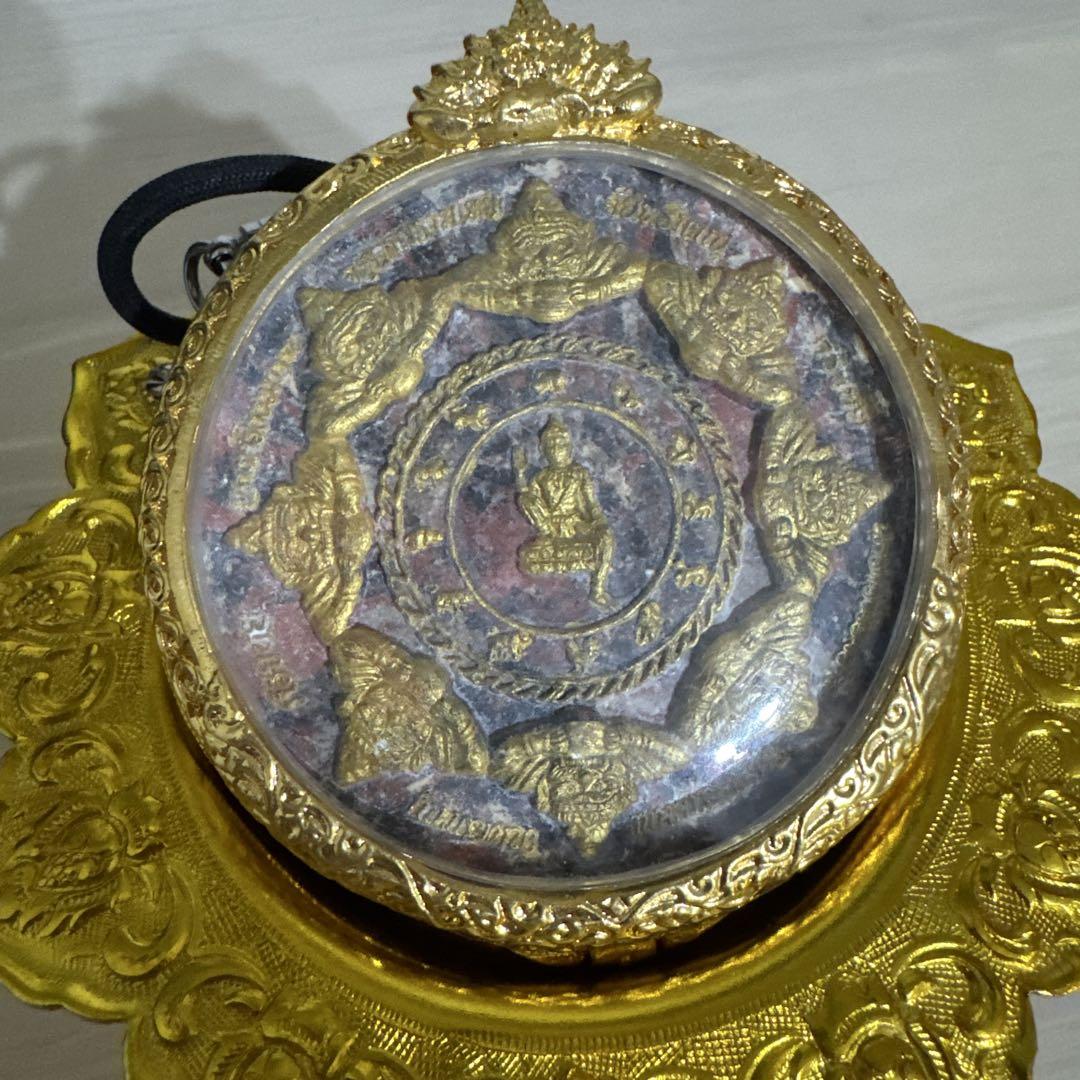 黄金の神獣（ハヌマーン）と仏陀の両面刻印護符プラクルアン