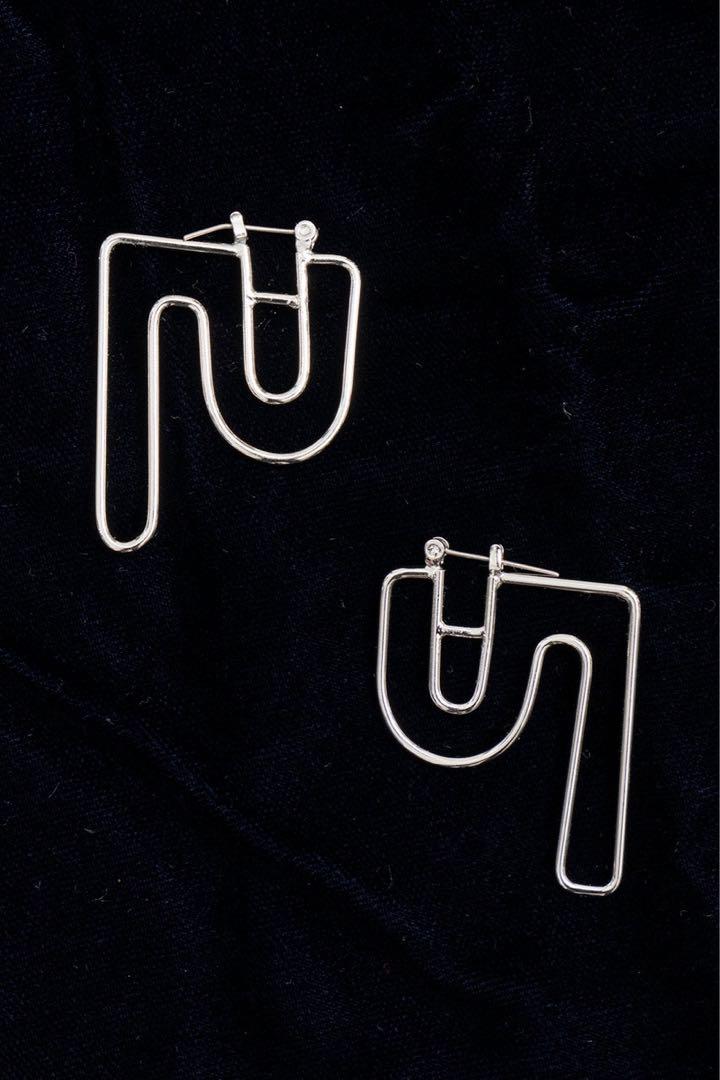 PRANK PROJECT One-stroke P Earrings ピアス