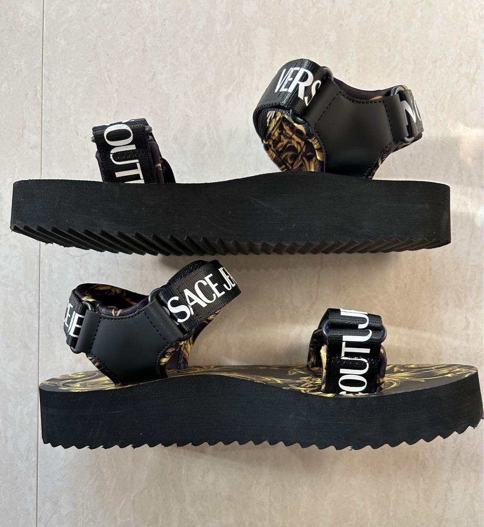 Versace ヴェルサーチ・ジーンズ・クチュール バロックロゴ サンダル