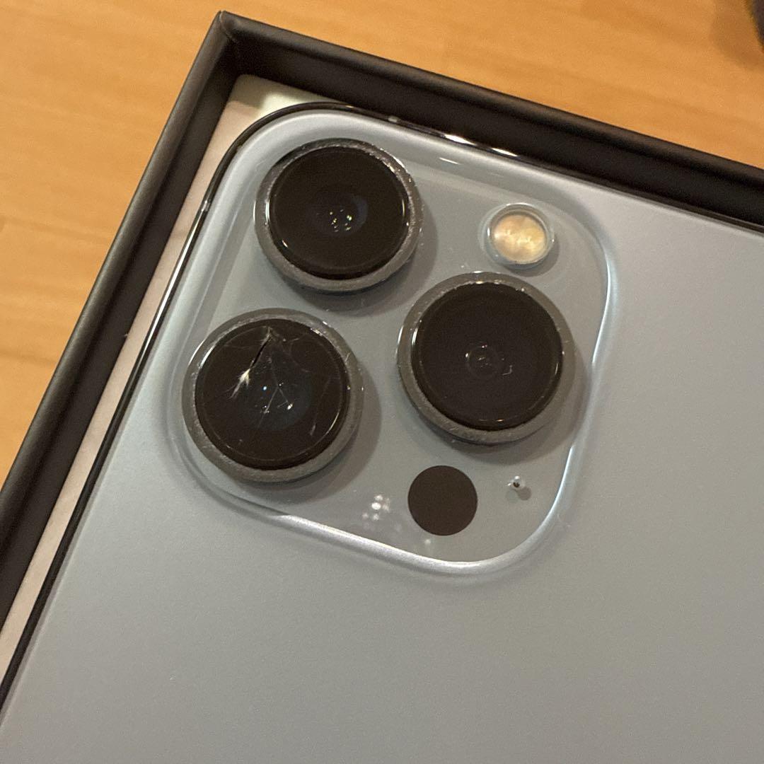 Apple iPhone 13 Pro レンズ割れあり