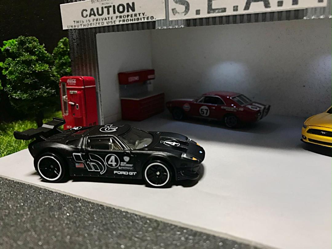 1/64 ミニカー フォードGT グランツーリスモブラック ホットホ