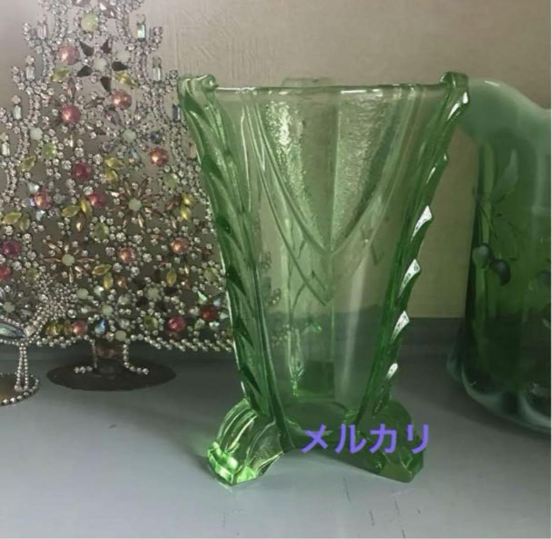 希少 ウランガラス バセリンガラス アールデコ アンティーク 花瓶 レア Amazon.co.jp: ウランガラス バセリンガラス アールデコ