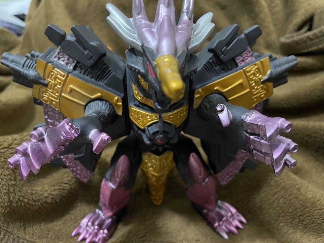 ギルバリス　ウルトラ怪獣DX Amazon.co.jp: ウルトラ怪獣シリーズDX ギルバリス タグつき