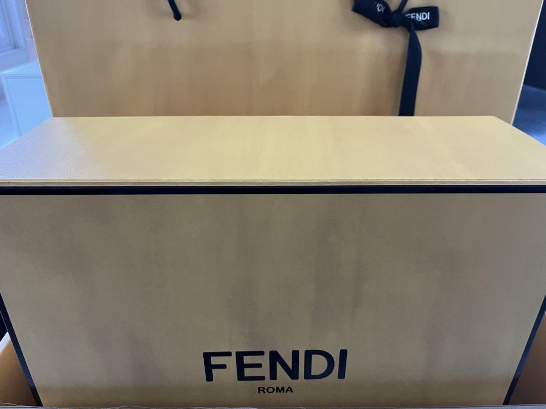FENDI ブラウンテディジレ　ベスト