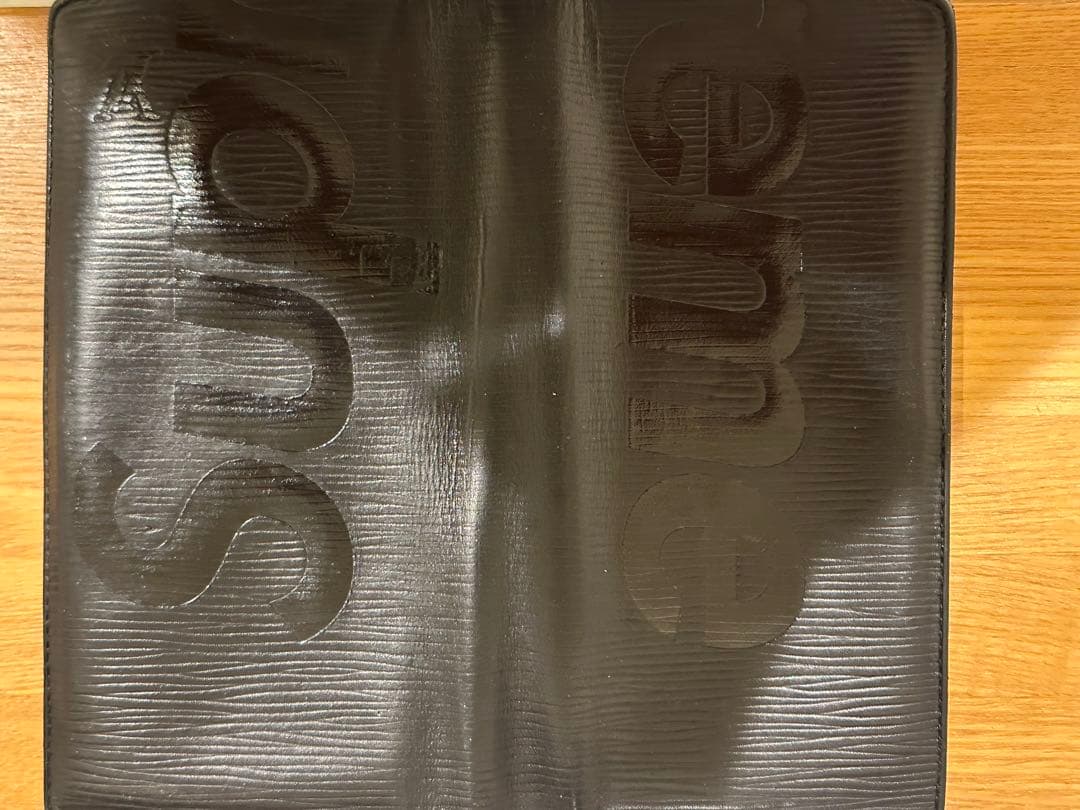 Supreme ルイヴィトンコラボ　二つ折り長財布限定コラボ！