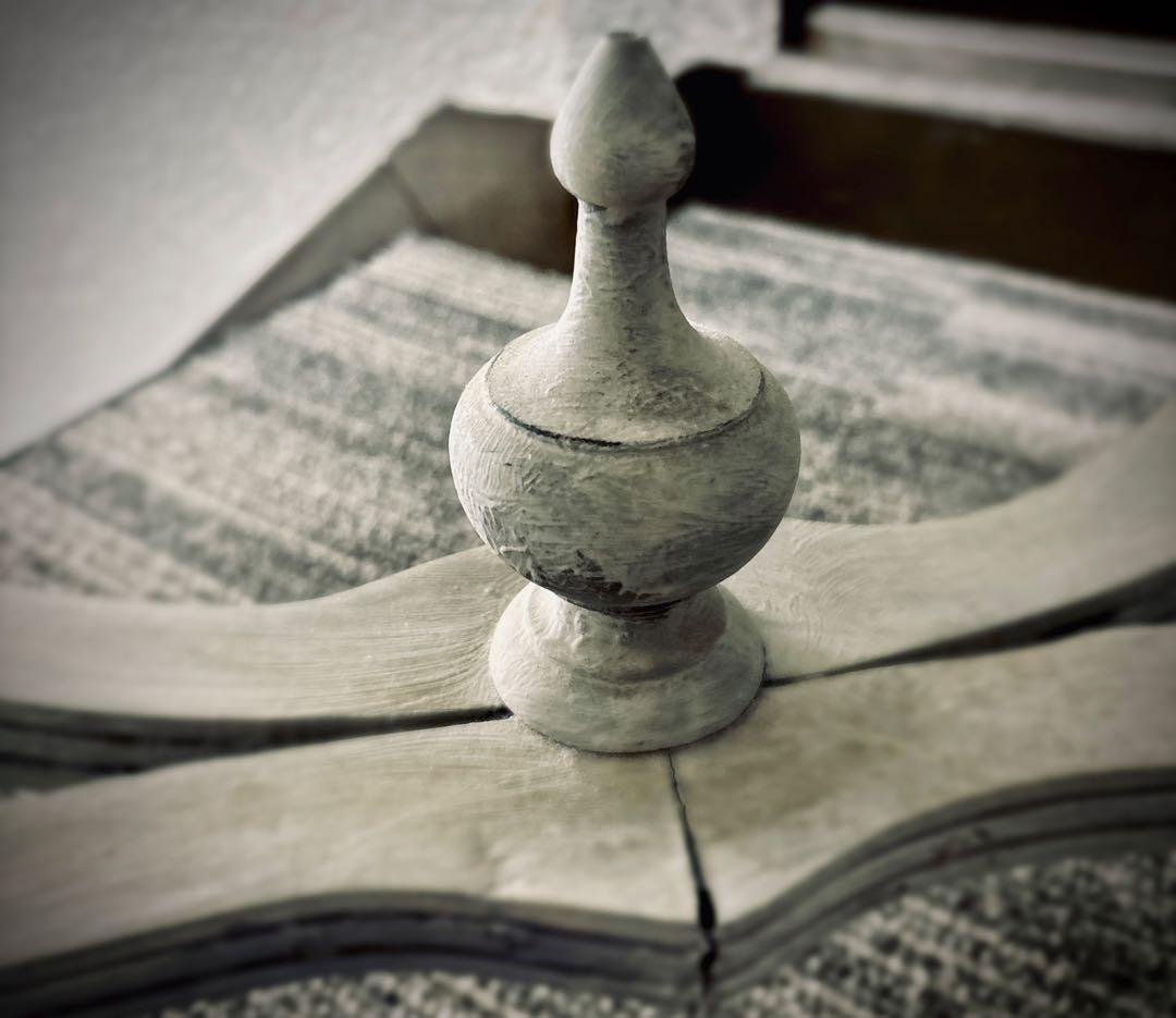 アンティーク家具☆コンソール☆スモーキーグレーの半月型テーブル