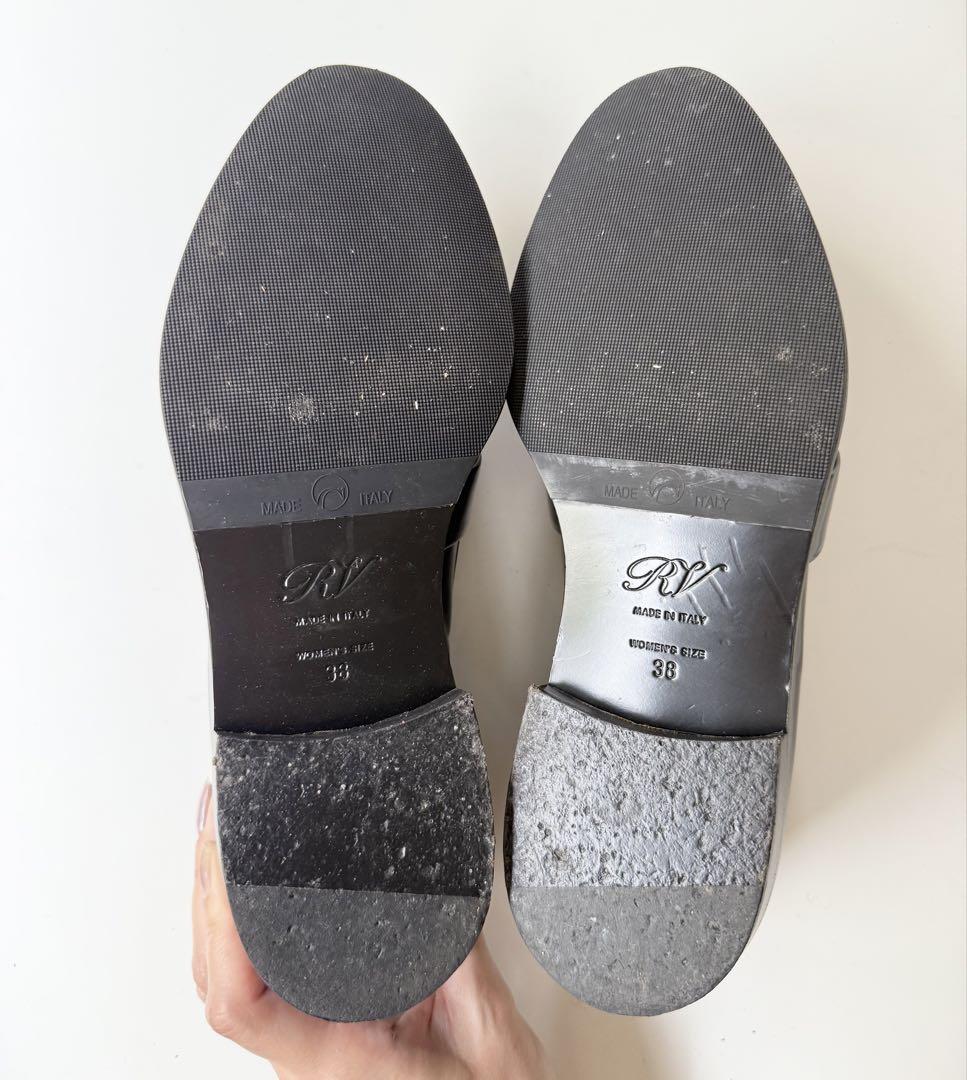 Roger Vivier エナメルローファー