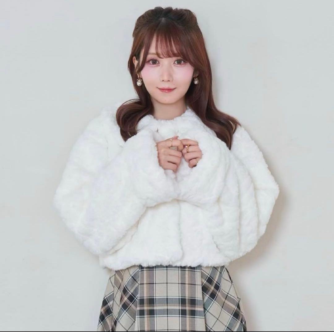 RoseMuse fluffy faux fur short coat SIZE