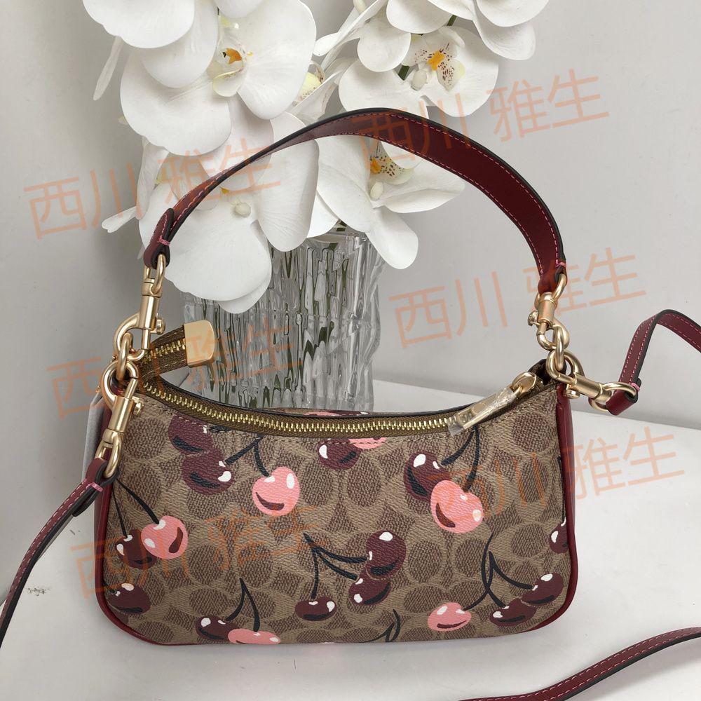 ★ COACH