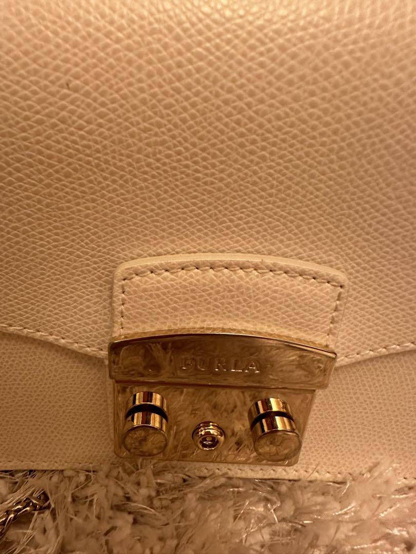 FURLA メトロポリス バック白 付け替えフラップと高級ブルー