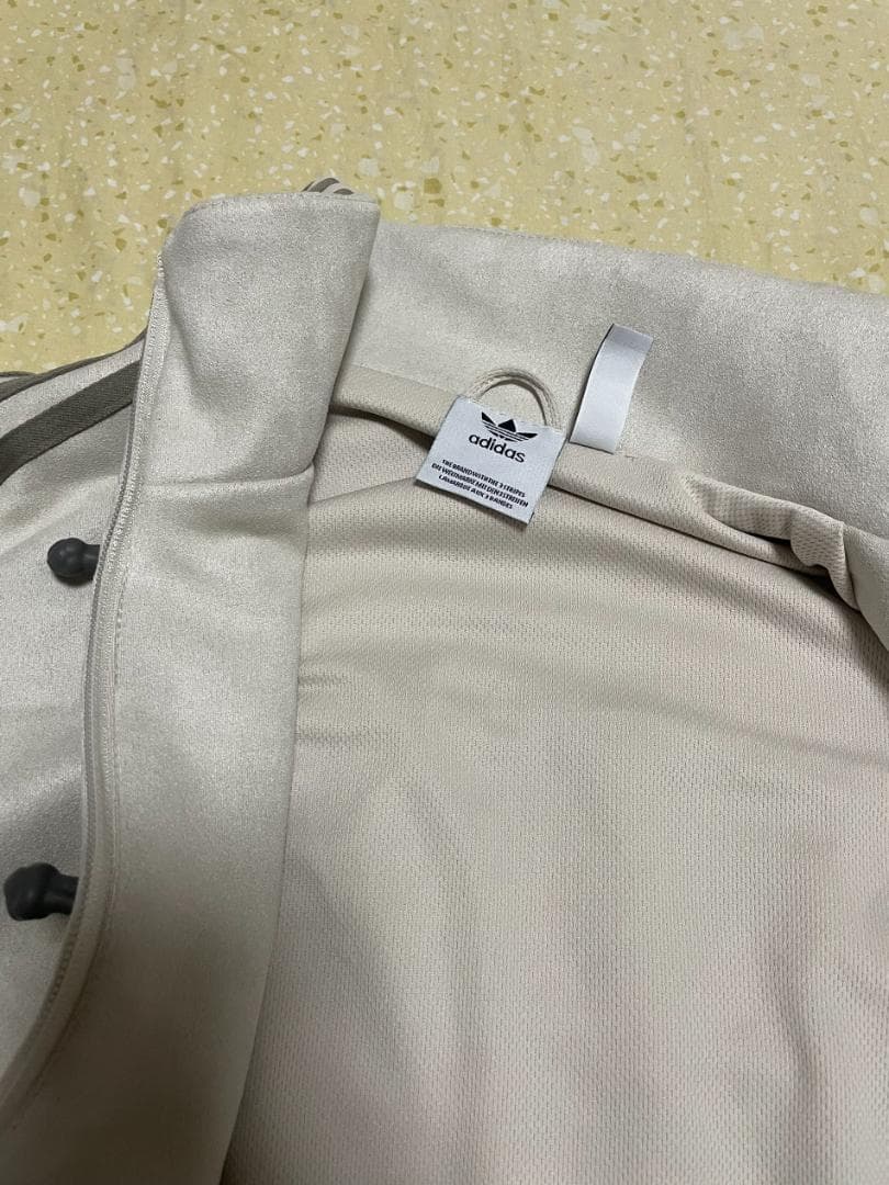 Adidas アディダス 中国限定 巳年チャイナトラックジャケット ホワイト M Adidas アディダス 中国限定 巳年チャイナトラックジャケット ホワイト M