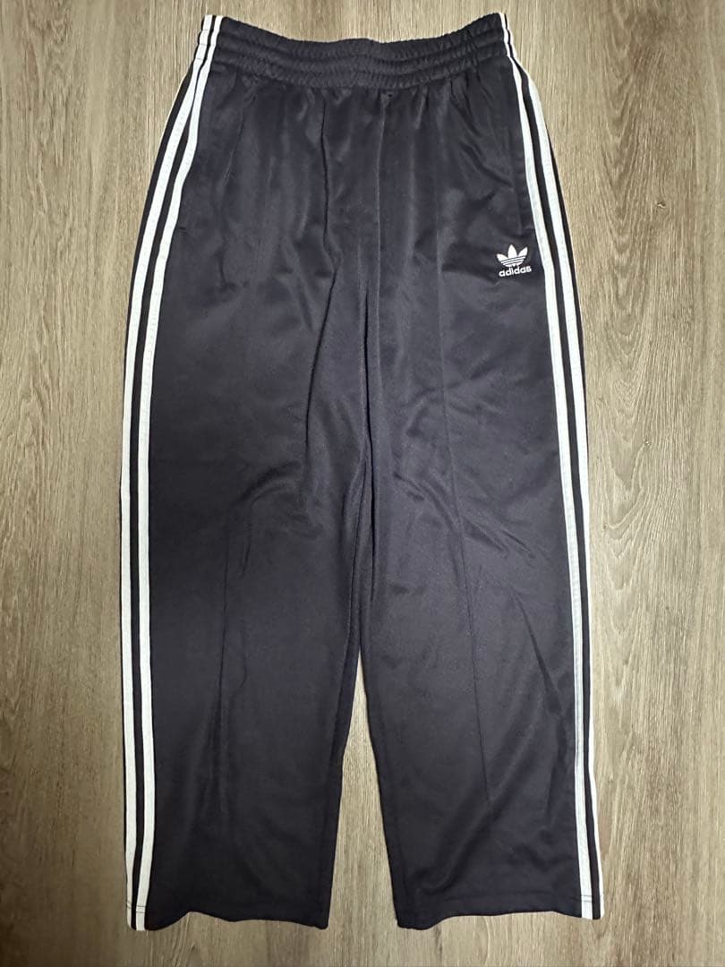 adidas バギーフィットファイヤーバードトラックパンツM adidas