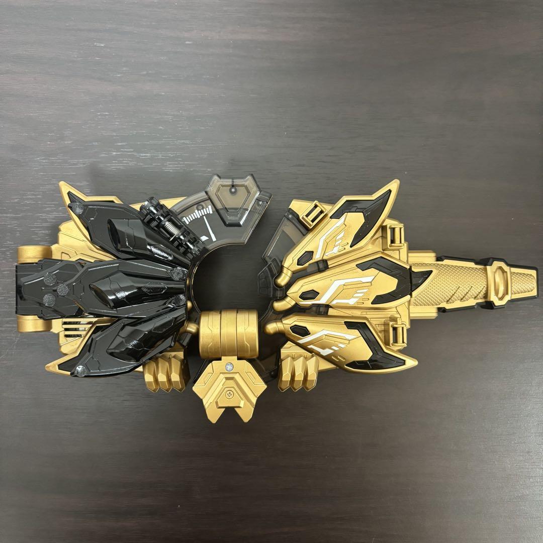 仮面ライダーギーツ　ドゥームズギーツレイズバックル　重塗装 DX ドゥームズギーツレイズバックル 塗装品（重塗装） - メルカリ
