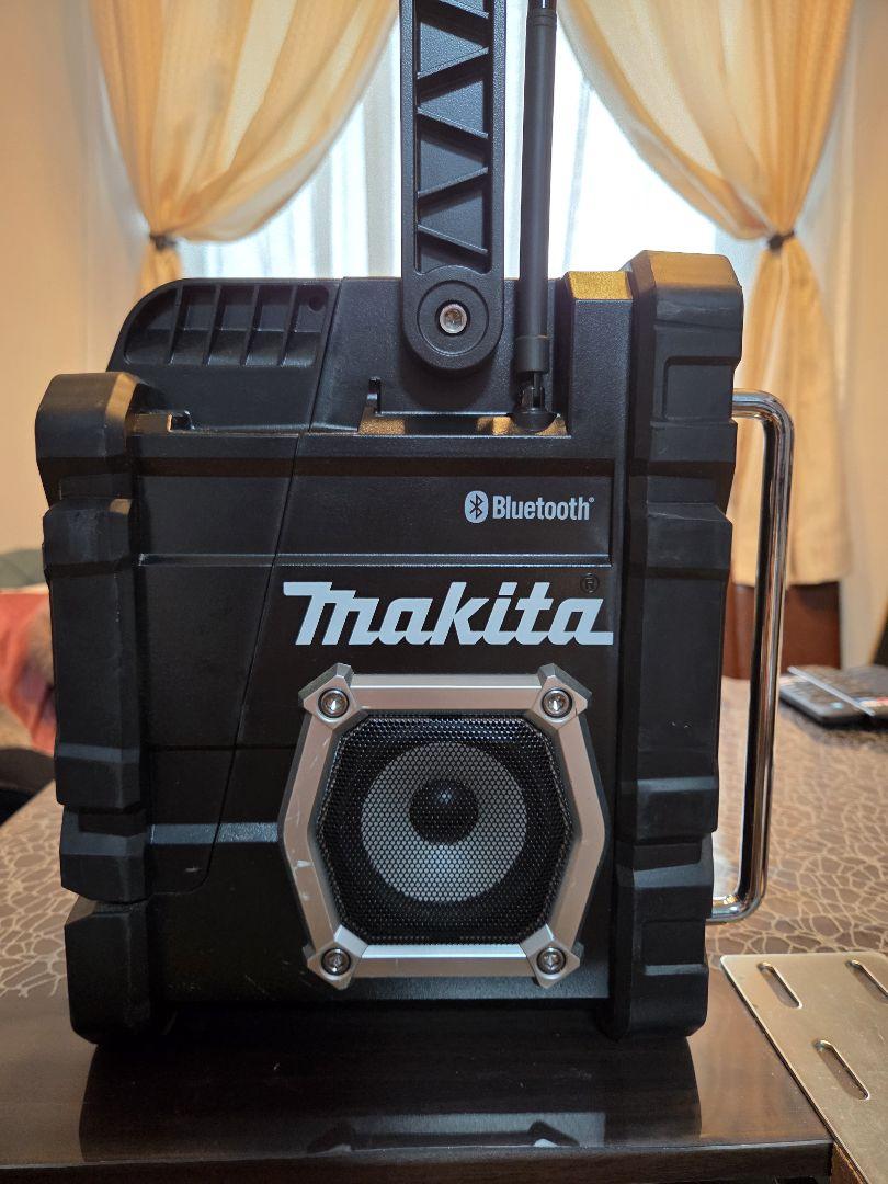 Makita MR108ポータブルスピーカー Bluetooth機能付き Makita MR108ポータブルスピーカー Bluetooth機能付き