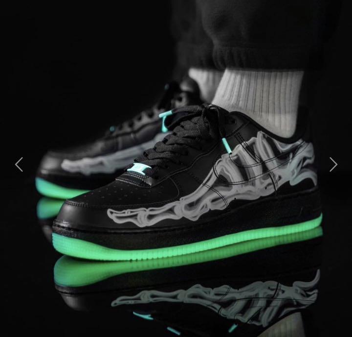 低価格 エア フォース 1 スケルトン NIKE AIR FORCE 1 BLACK - スニーカー 低価格 エア フォース 1 スケルトン NIKE AIR FORCE 1 BLACK - スニーカー