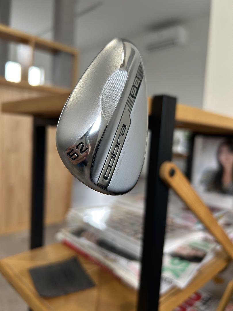 Cobra 52度ウェッジ　スネークバイト