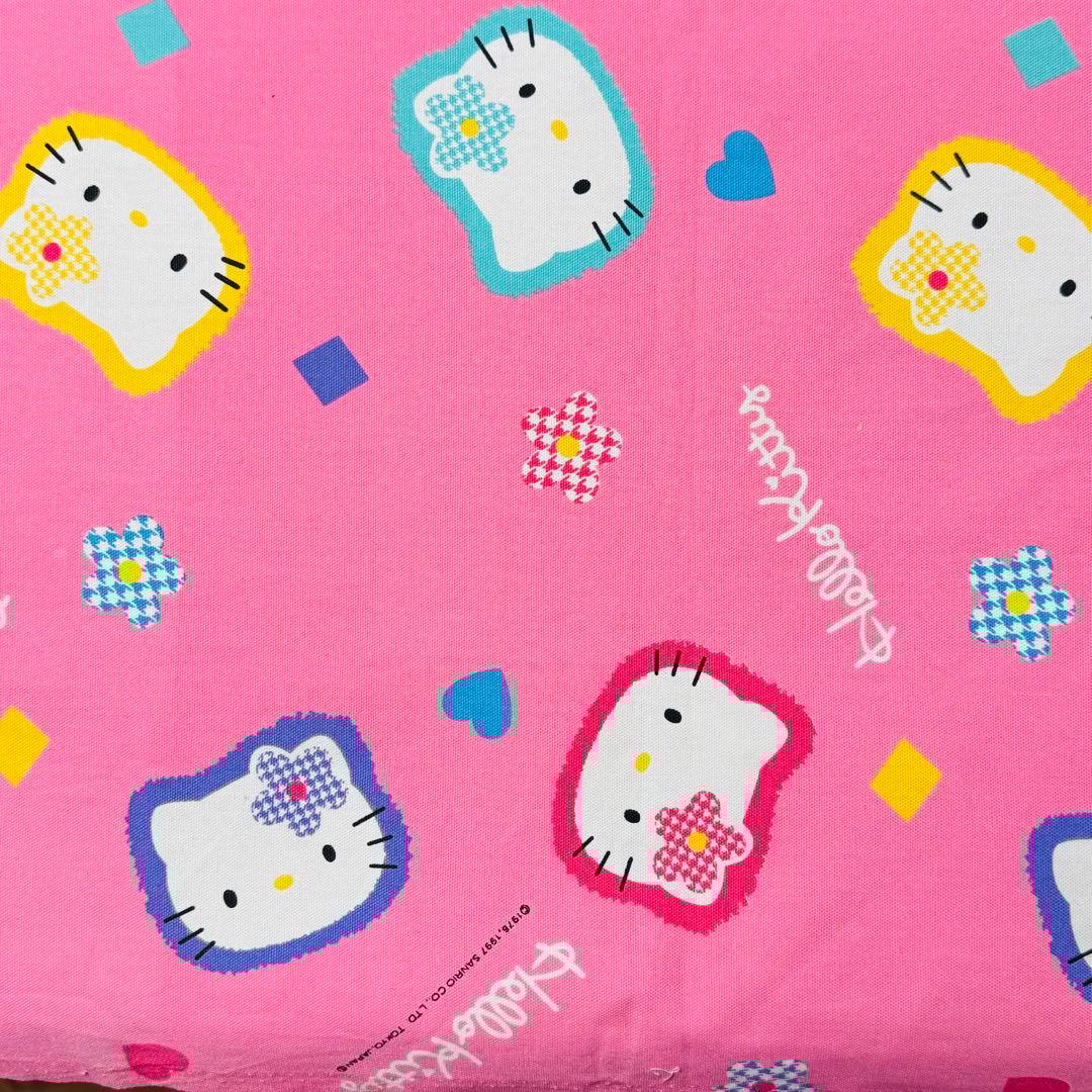 1997年代製　大きいハローキティハギレ生地　大判サイズ約74cm×約152cm