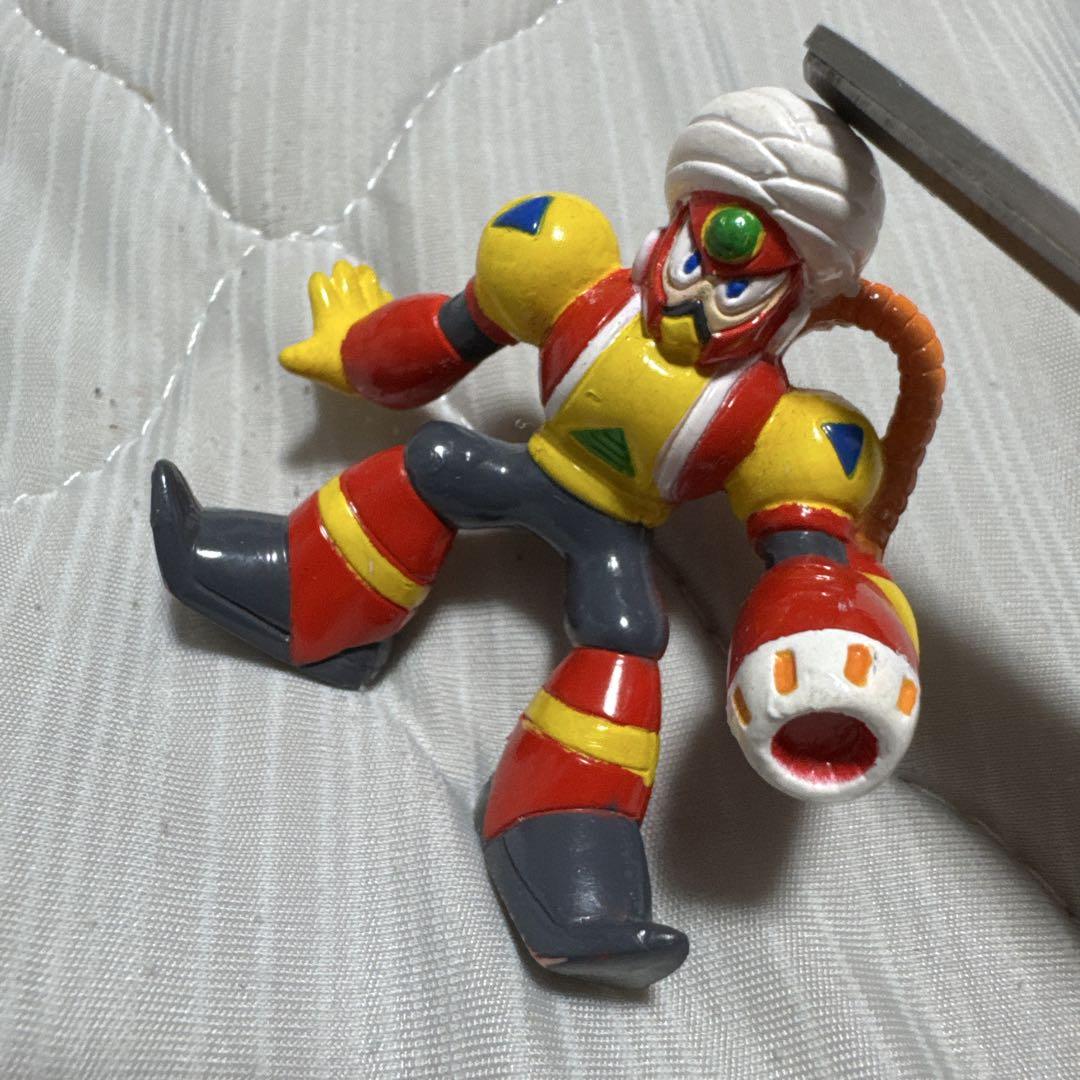 ロックマン レトロフィギュアセット - メルカリ