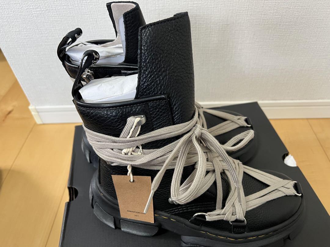 DR. MARTENS