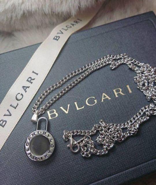 正規 未使用 BVLGARI ロゴ刻印 チャーム 3㎜ネックレスチェーン+革紐 訳あり品送料無料 正規 未使用 BVLGARI ロゴ刻印 チャーム 3㎜ネックレスチェーン+革紐 訳あり品送料無料