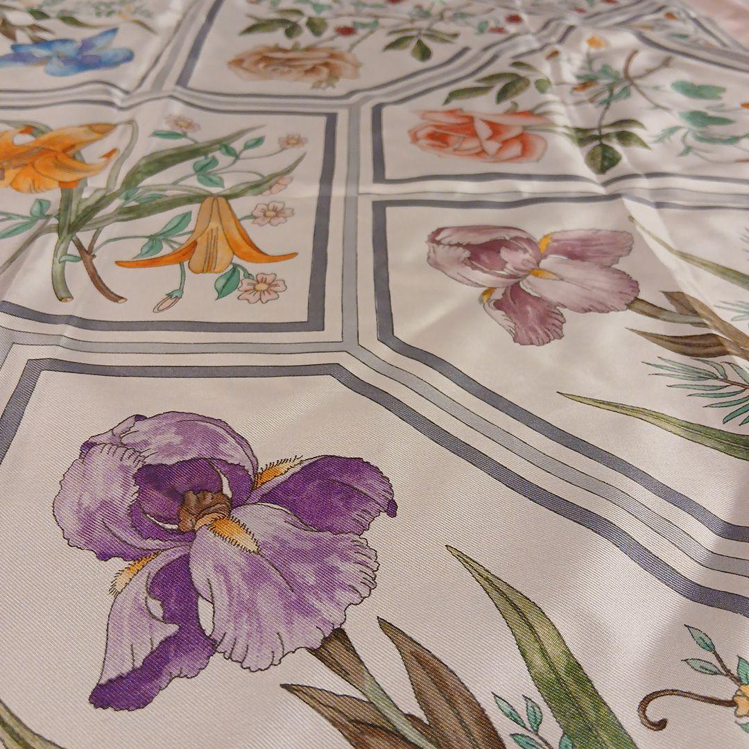 Gucci 花柄シルクスカーフピンク