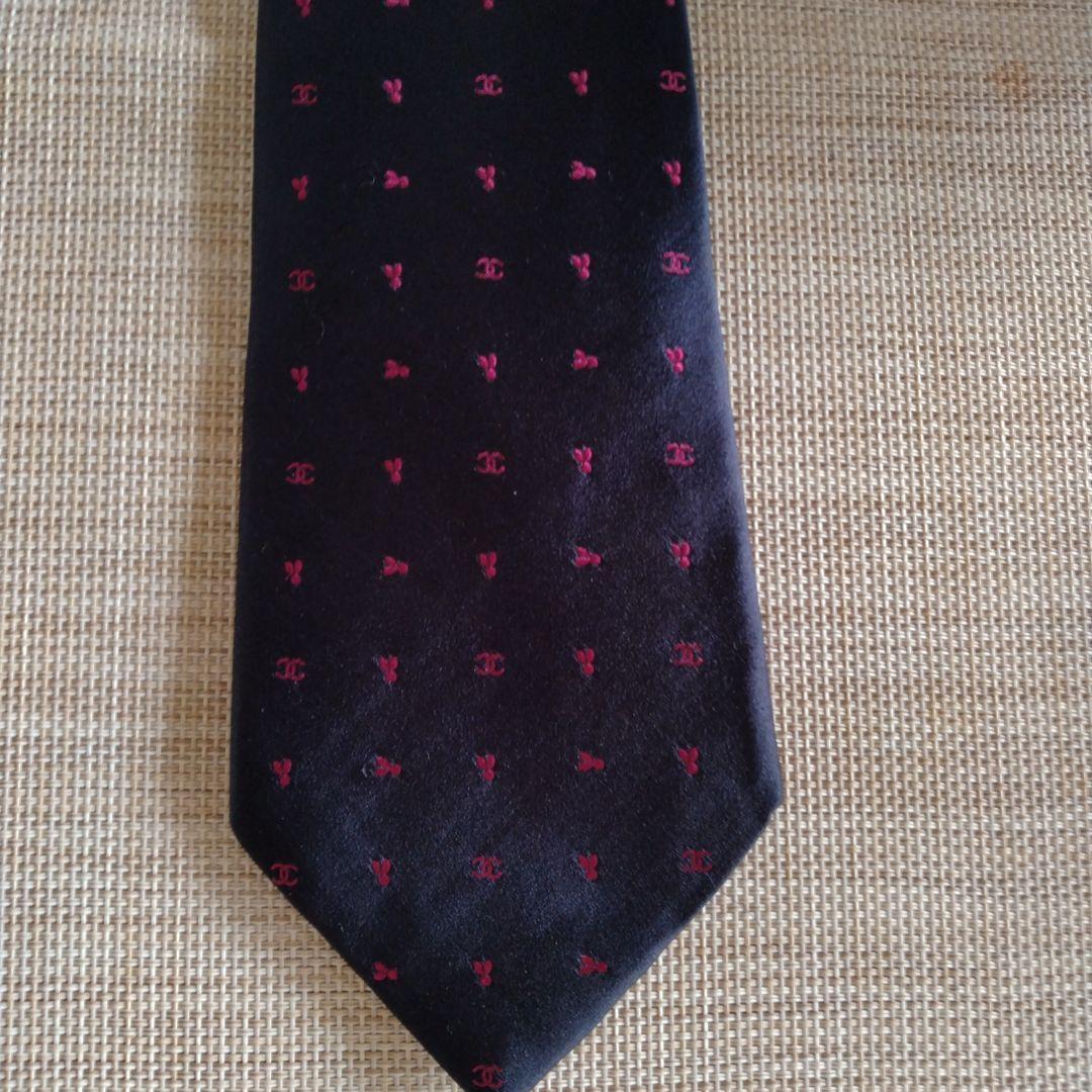 値下げ CHANEL ネクタイ ネイビー シルク製 値下げ CHANEL ネクタイ ネイビー シルク製