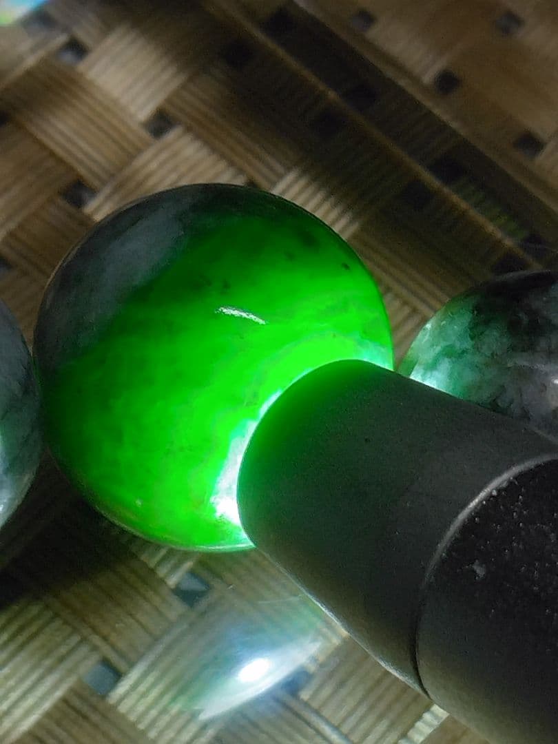 糸魚川翡翠 糸魚川翡翠