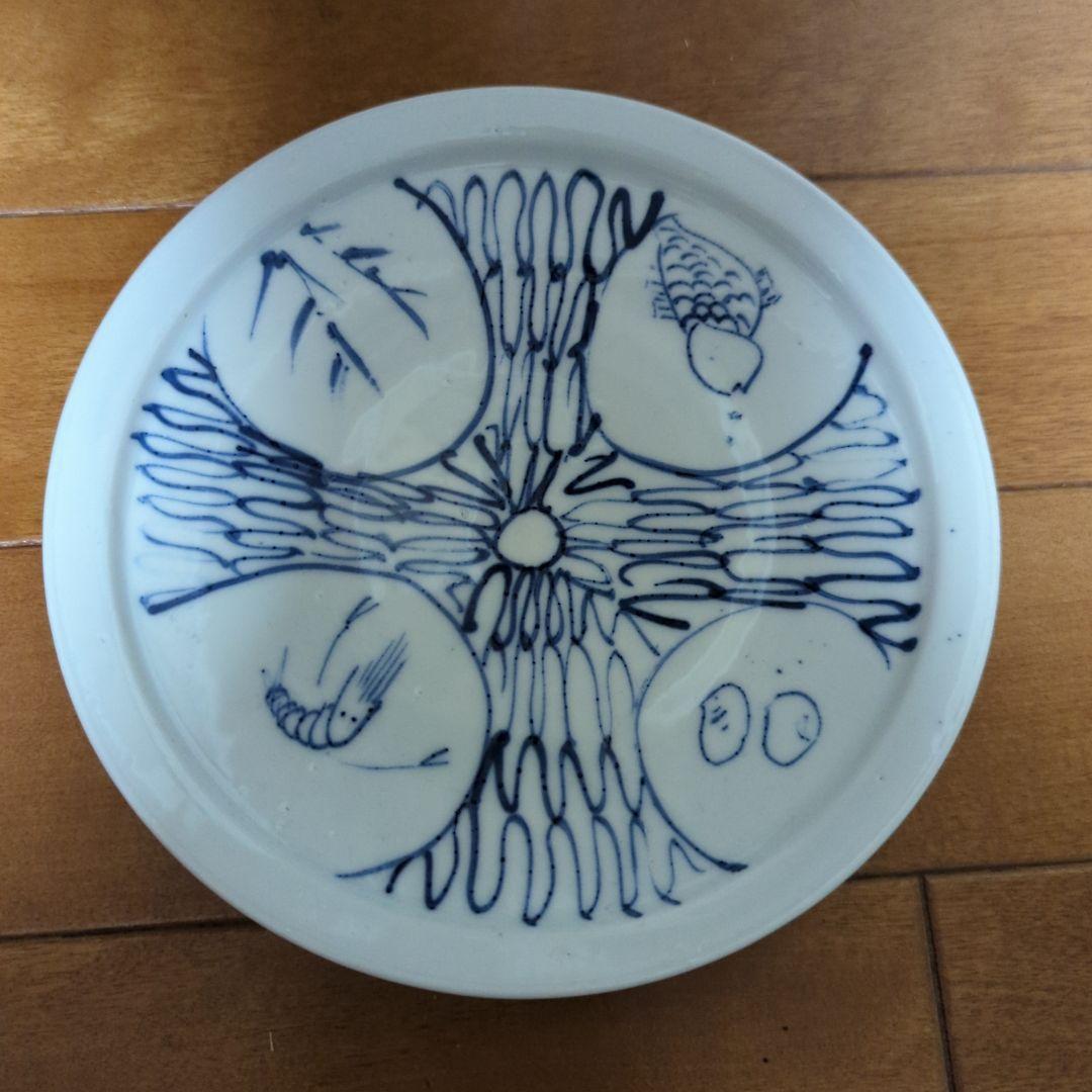染付網目魚貝文中皿1客 加藤静允作品 工芸品