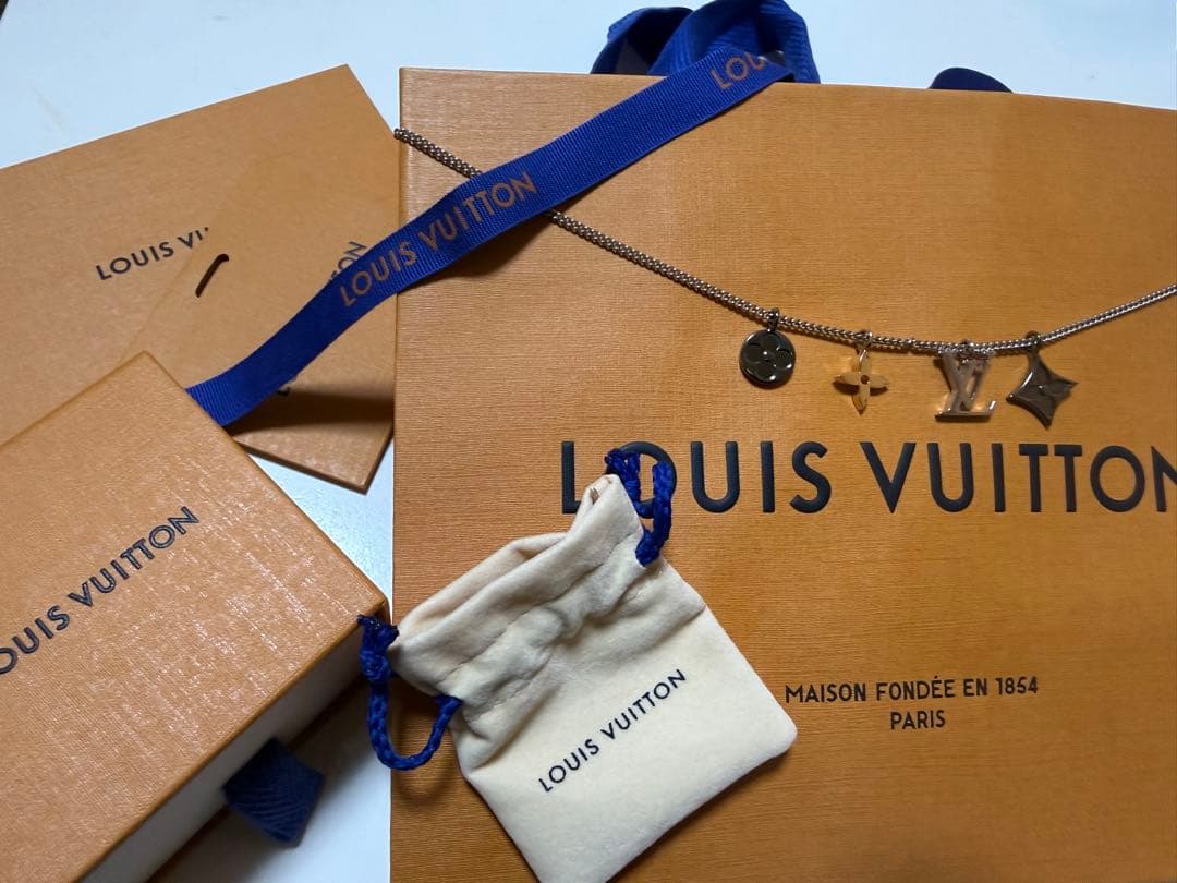 LOUIS VUITTON LV インスティンクト ネックレス LOUIS VUITTON LV インスティンクト ネックレス