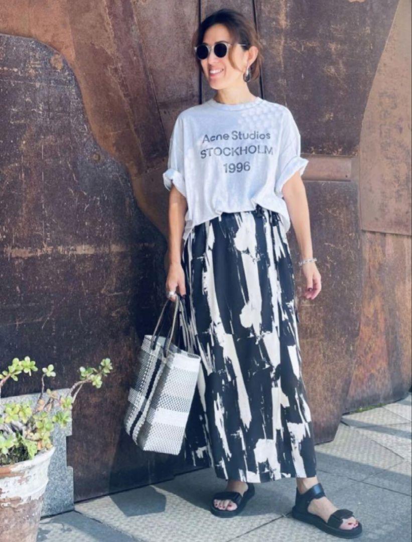 未使用☆大草直子さんハウントモノトーンプリントロングスカート　38サイズ 未使用☆大草直子さんハウントモノトーンプリントロングスカート