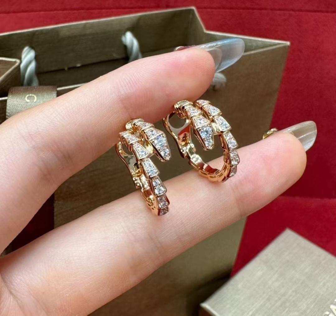 BVLGARI毒蛇オシャレで精緻なイヤリングローズゴールドペア目立った傷や汚れなし