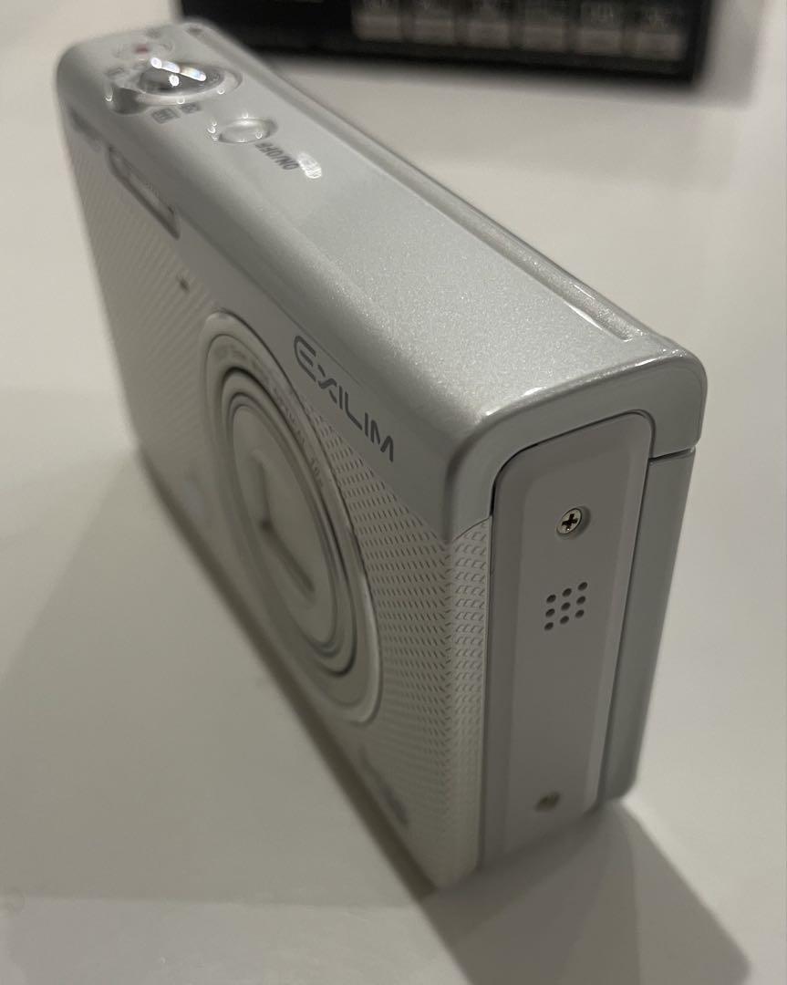 CASIO EXILIM EX-ZR60コンパクトデジタルカメラ SDカード付
