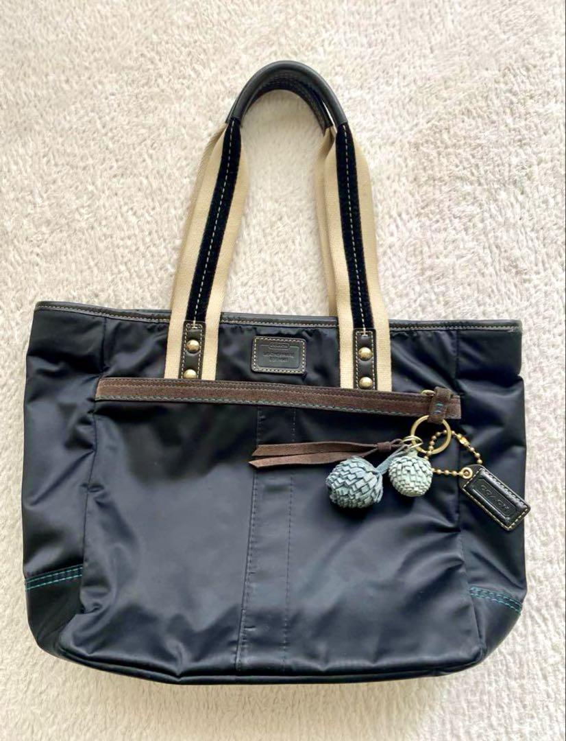 SALE❣️COACH ❣️コーチ　バッグ　トートバッグ ボンボン付き　ブラック