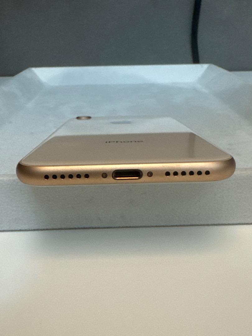 【バッテリー新品】iPhone8 64GB SIMフリー ゴールド 美品