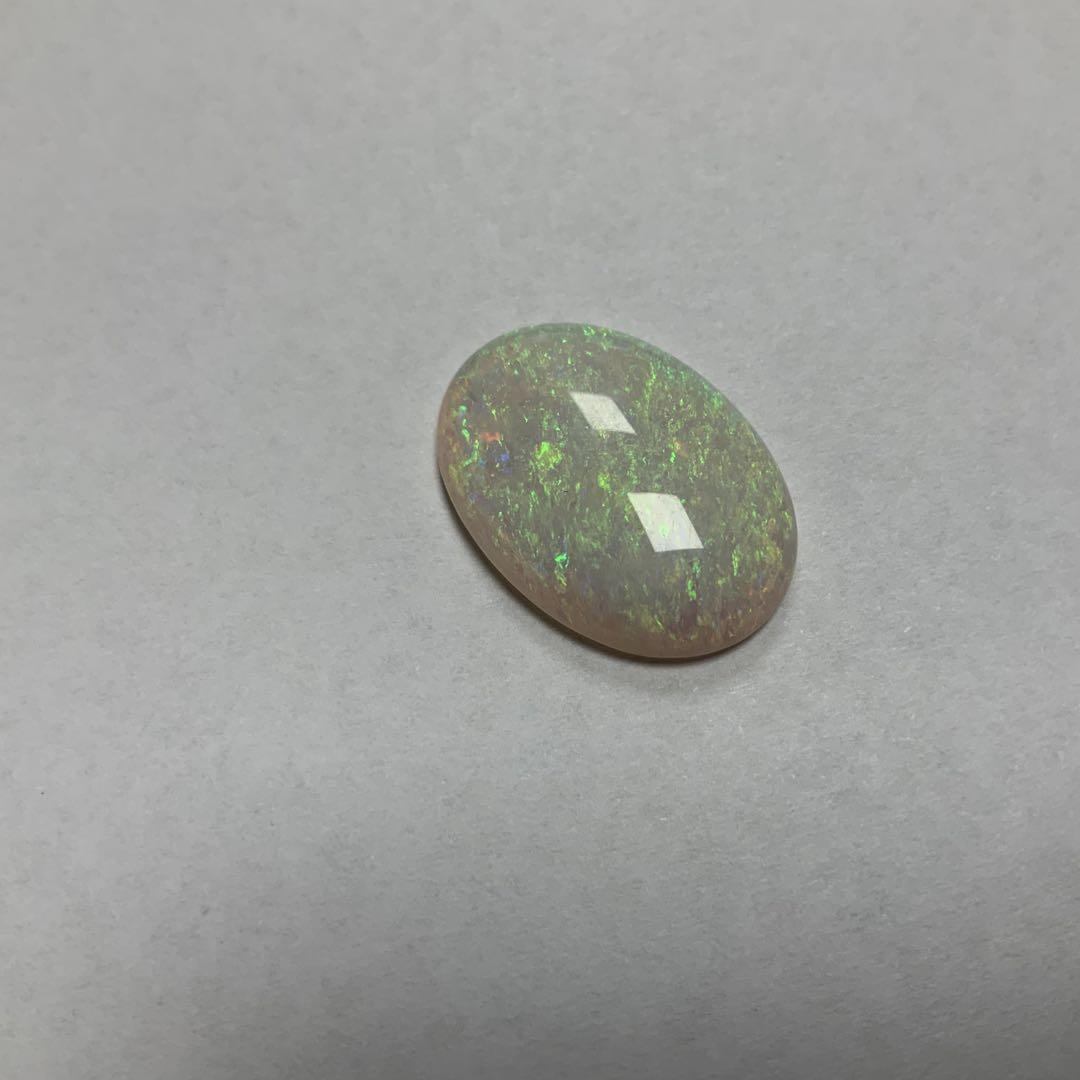 オパール　ルース　10.5カラット　色石　宝石　ジュエリー　ホワイトオパール