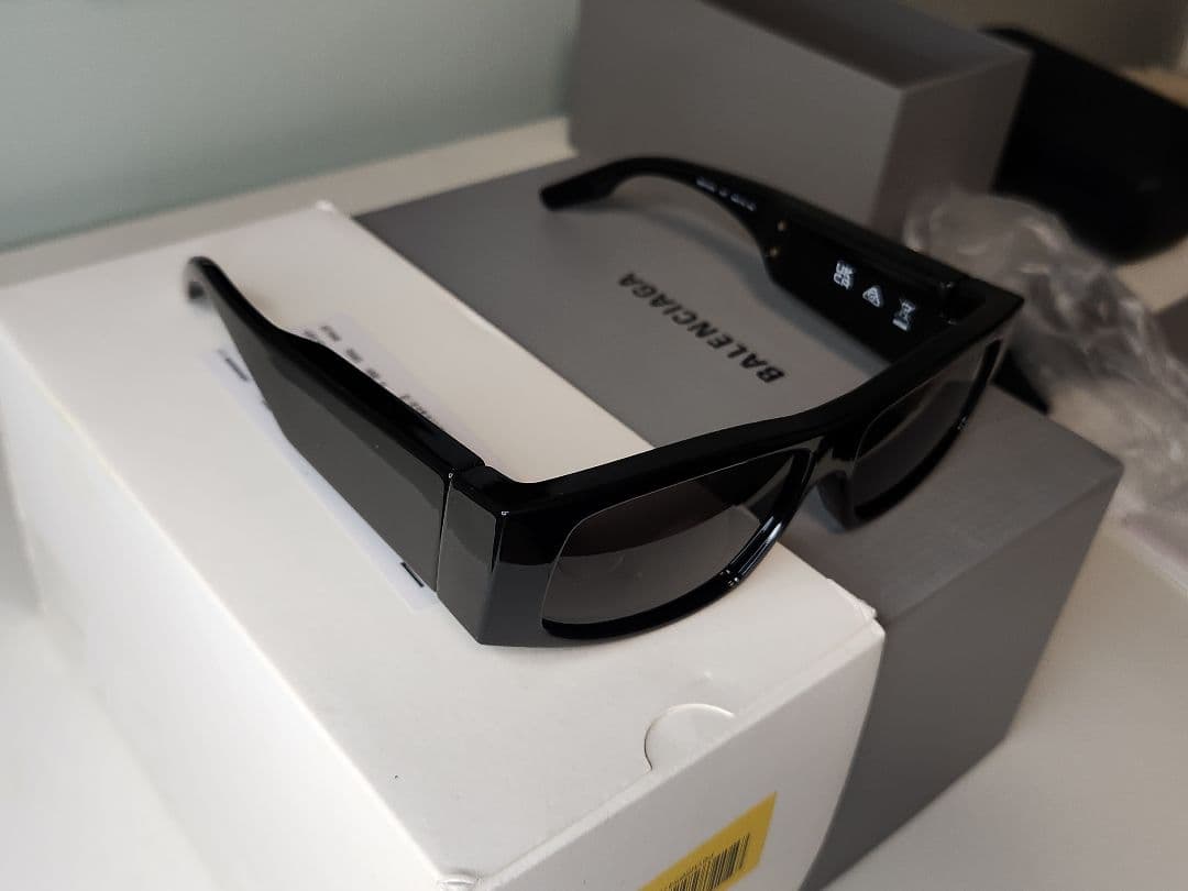 BALENCIAGA LED サングラス