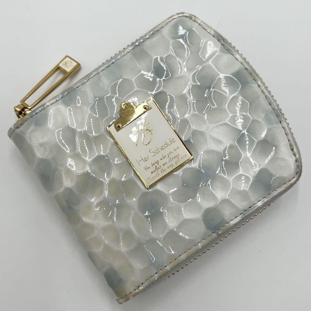【極美品】ハースケジュール チェレット 二つ折り財布 エナメル ラウンドジップ