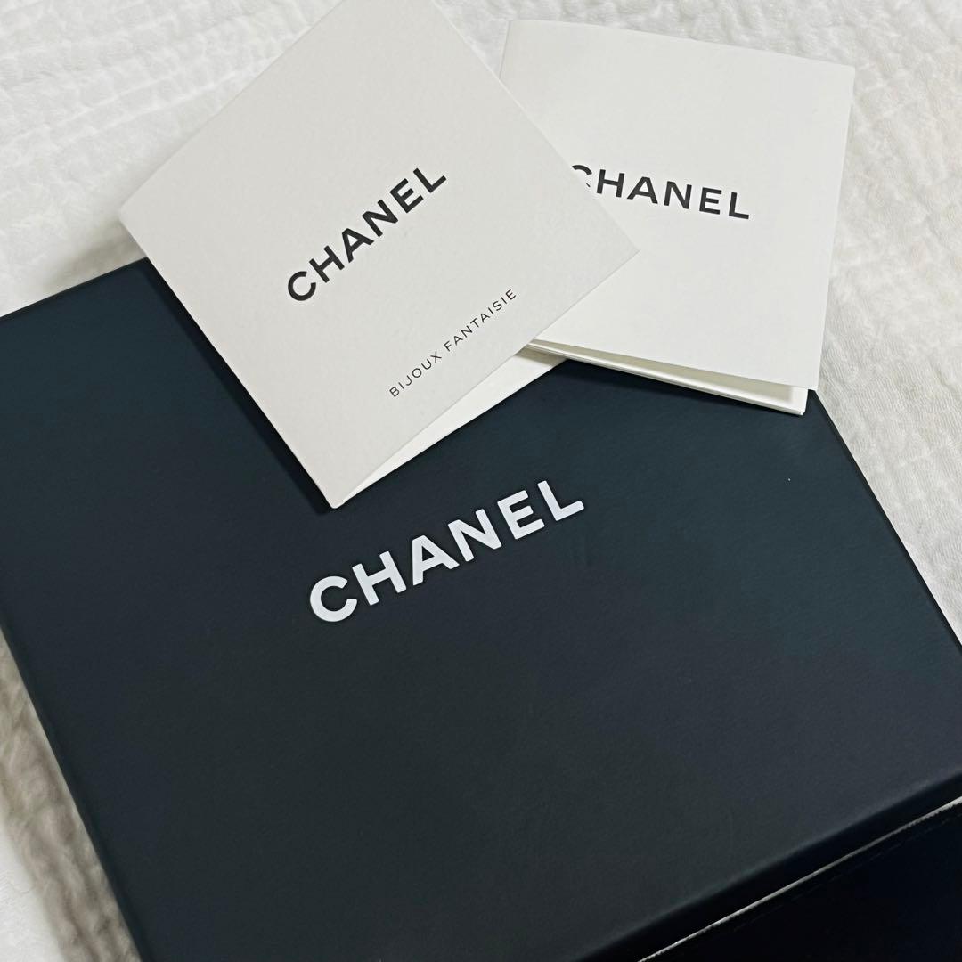 【新品未使用】CHANEL ハート型チャームブレスレット 【新品未使用】CHANEL ハート型チャームブレスレット