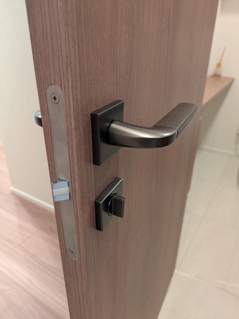 内装建具 開き戸