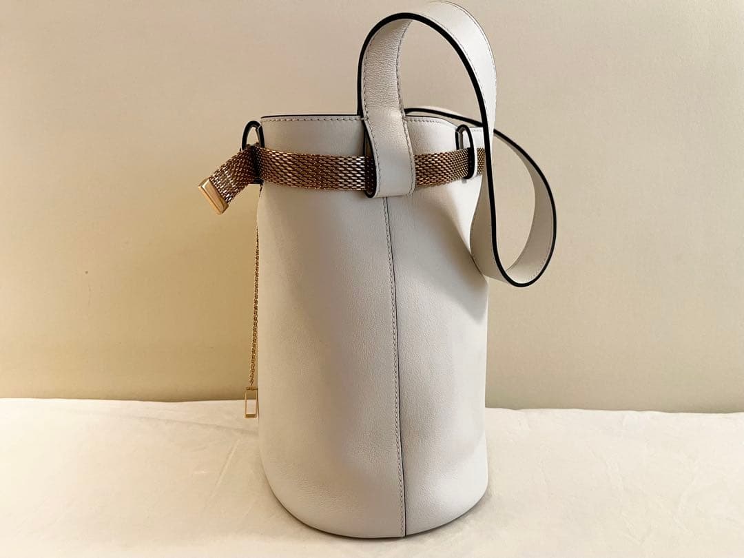 PRADA バックル 装飾ベルト付 レザー バケットバッグ