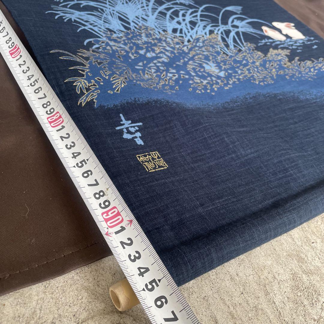 ⭐︎【美品】⭐︎掛け軸　月とうさぎ　布製 和室に合う掛け軸 ⭐︎【美品】⭐︎掛け軸 月とうさぎ 布製 和室に合う掛け軸