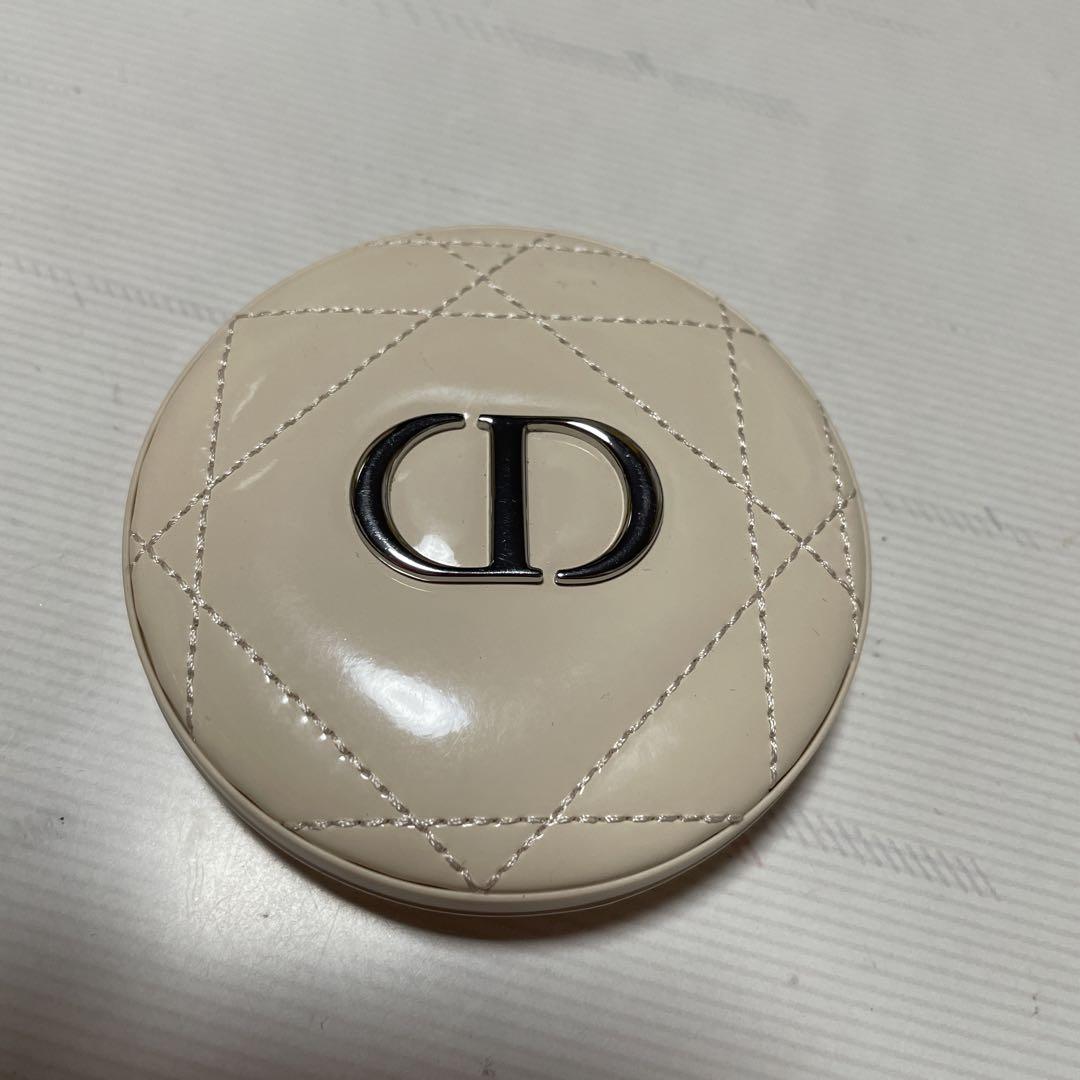 DIOR スキン フォーエヴァー クチュールイルミナイザー