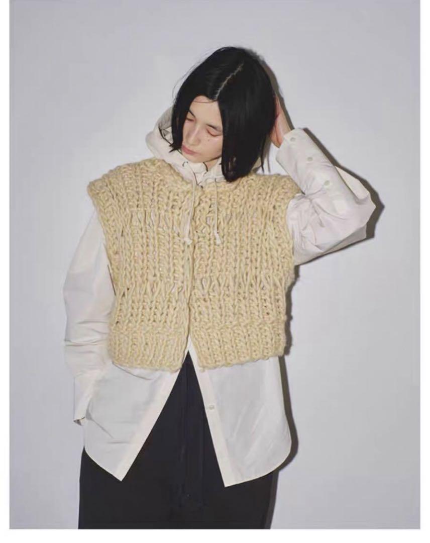 ラスト1新品タグ付きTODAYFUL Chunky Hand Knitvest ラスト1新品タグ付きTODAYFUL Chunky Hand Knitvest