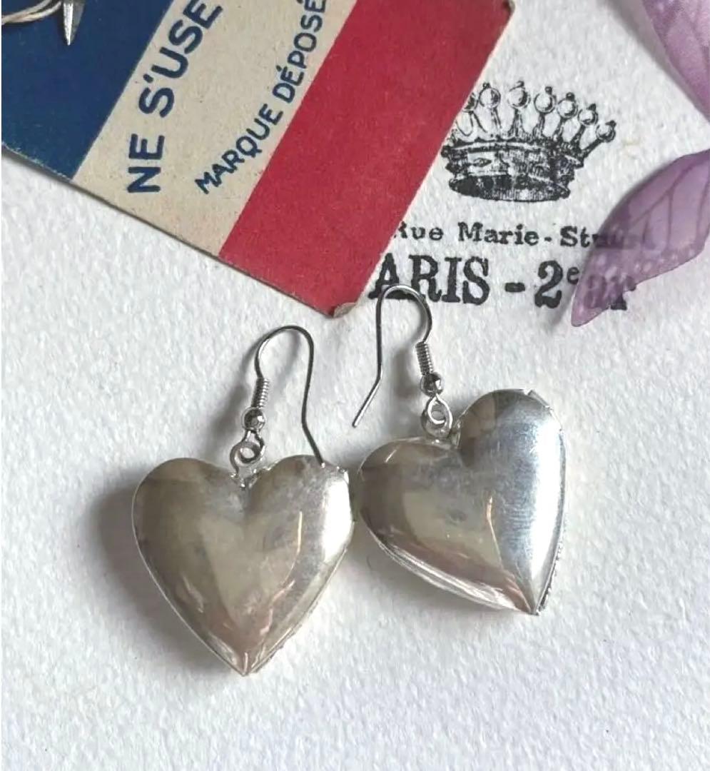 ☆パリの夜遊びピアス ♡ブロカントでよくある ハートのロケットピアス