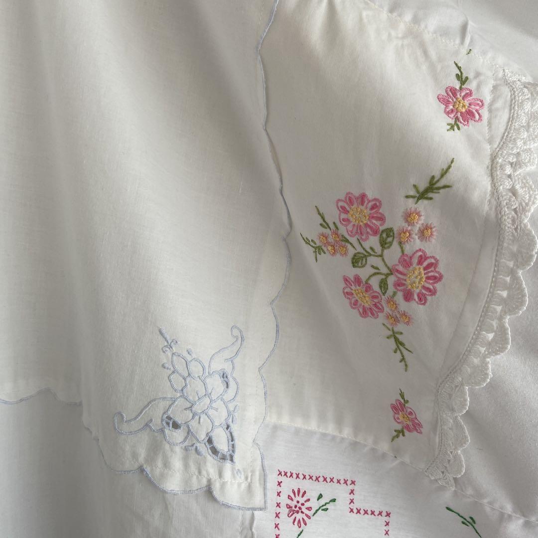 Newஐ⋆*アンティーク・花柄刺繍とモノグラム入りクロス・ハンドメイド