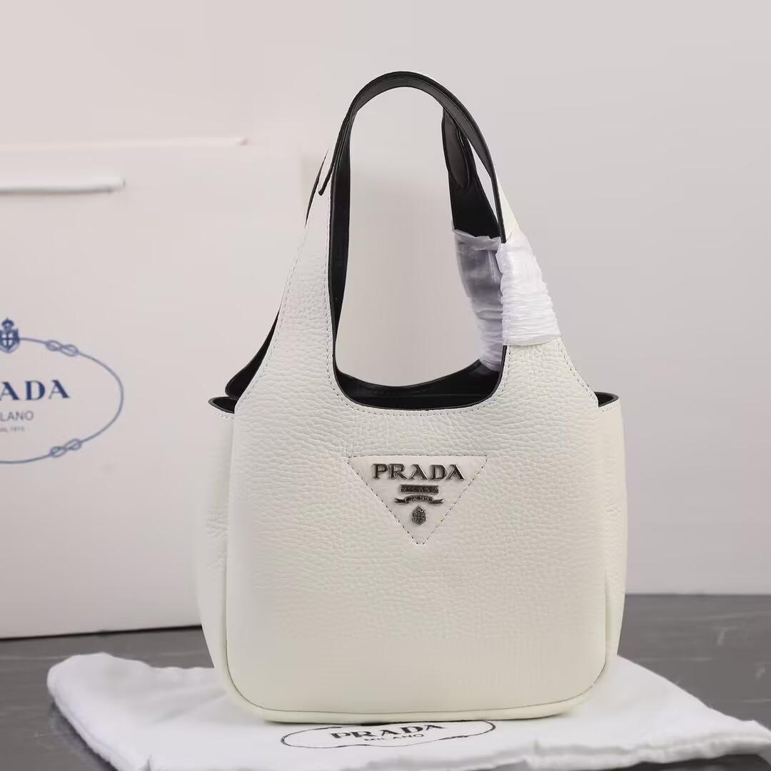 ヴィンテージ☆Prada☆プラダ☆ホワイト ショルダーバッグ PRADA - プラダ PRADA ショルダーバッグ Saffiano サフィアーノ