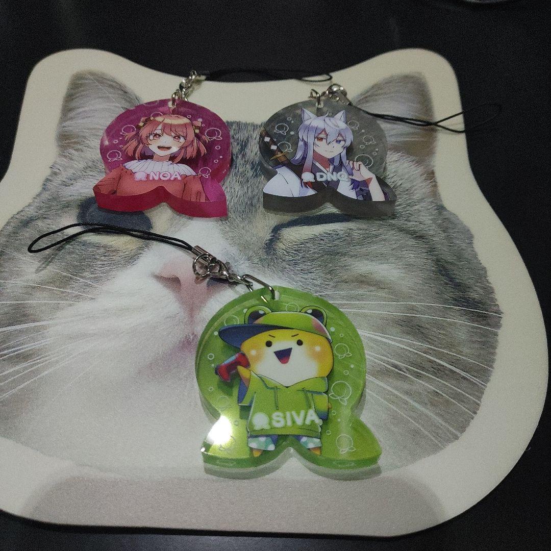 カラフルピーチジュエルアクリルストラップ