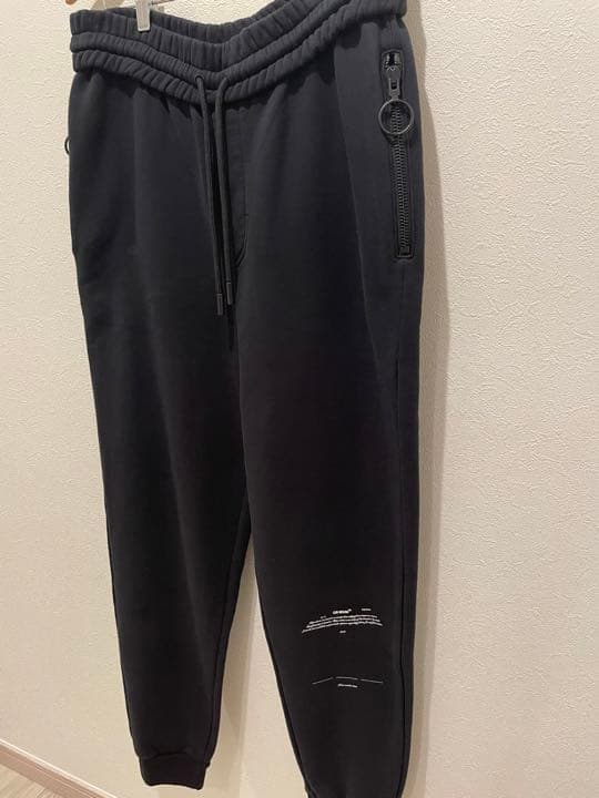 新品 タグ付き OFF-WHITE スウェットパンツ 定価73000+税-